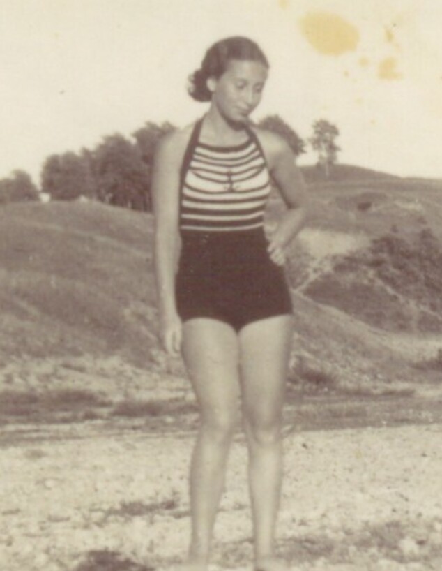 דיטה שפרלינג בצעירותה (צילום: יד ושם)