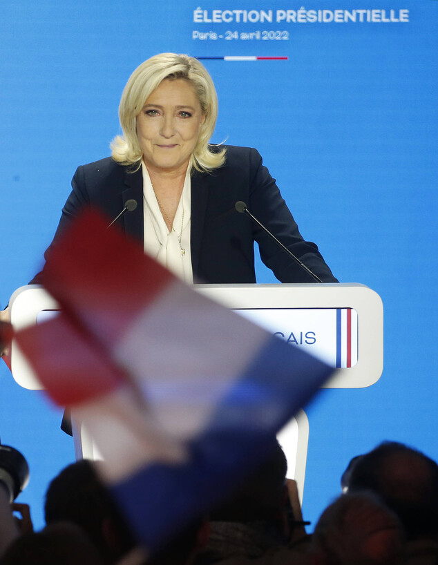 מרין לה פן בנאום ההפסד לאחר הבחירות בצרפת (צילום: Thierry Chesnot/Getty Images)