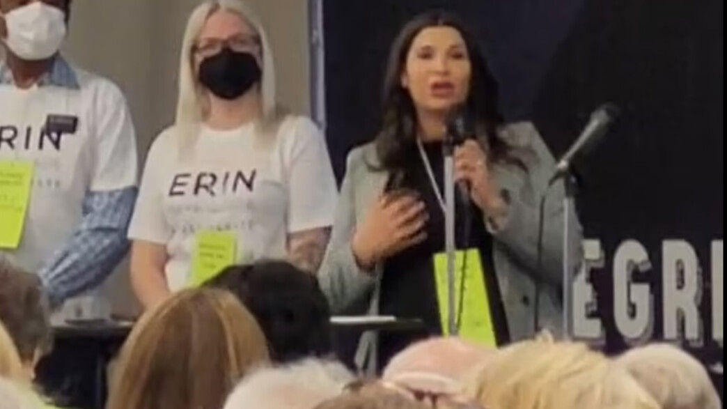 אליס מאי קוויד נואמת אליס מאי קוויד נואמת