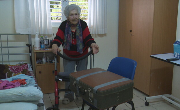 ג'ניה ברנשטיין, ניצולת שואה שברחה מאוקראינה (צילום: חדשות 12)