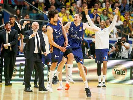 חגיגות לפיינל פור (אלן שיבר)