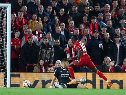 מאנה הכפיל תוך 2 דקות (Getty)