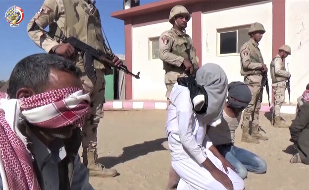צבא מצרים נגד דאעש בסיני (צילום: وزارة الدفاع المصرية , YouTube)