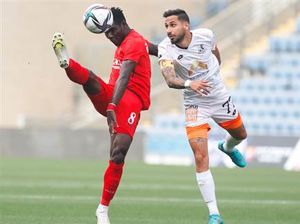 משחק מרתק בכפר קאסם (אלן שיבר)