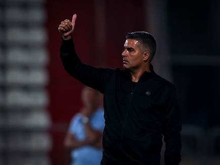 השיג ניצחון פלייאוף ראשון. סילבס (מאור אלקסלסי)