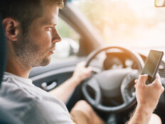 סמס בנהיגה, נהג