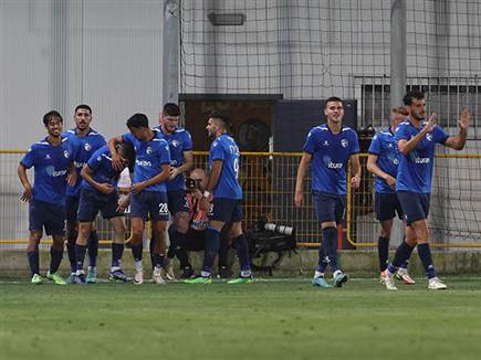 חגגו ראשונים (לירון מולדובן)