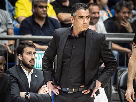 יכול להיות מרוצה. אבן (עודד קרני)