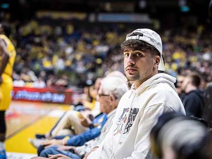 גם הוא הגיע לצפות. אבדיה (עודד קרני)