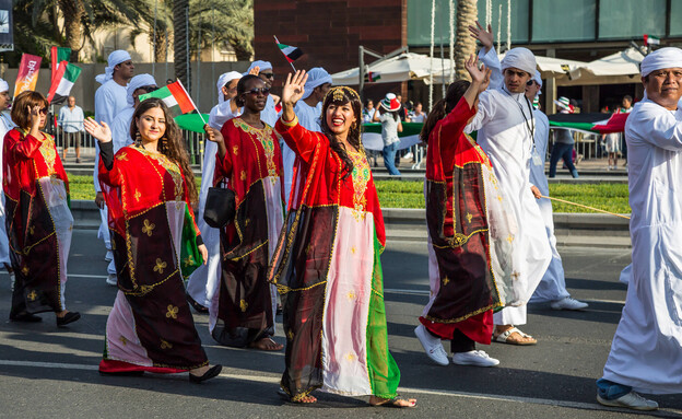 Dubai Parade (Photo: Frankris, shutterstock)