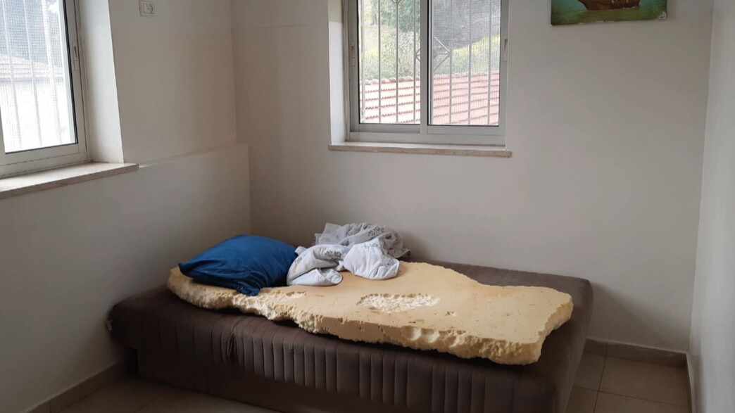 מיטת מטופל במעון "בית דפנה" מיטת מטופל במעון "בית דפנה"