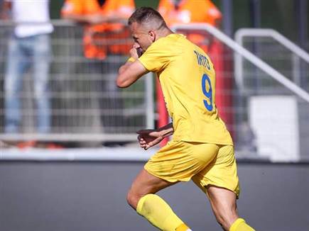 העלה את קבוצתו ליתרון מוצדק. סזאר (מאור אלקסלסי)