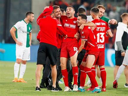 עם שלוש נקודות אדירות (צילום: אלן שיבר)