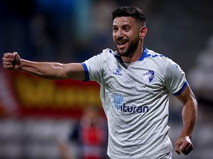 שני שערים שלו נפסלו. שכר (מאור אלקסלסי)