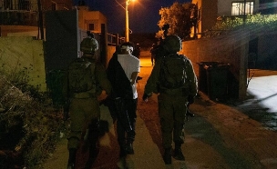 מעצר החשודים בסיוע למחבלים שביצעו את הפיגוע באריאל ובאלעד, ארכיון (צילום: דובר צה"ל)
