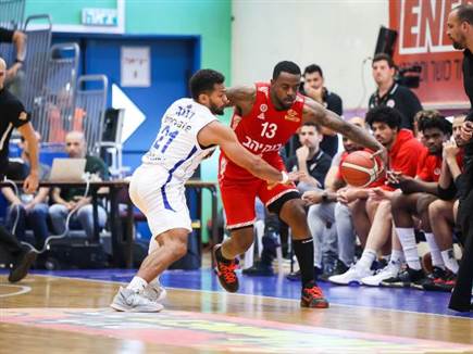 קיי סי ריברס. זכה בתואר או שניים בקריירה שלו (עודד קרני, מנהלת הליגה)