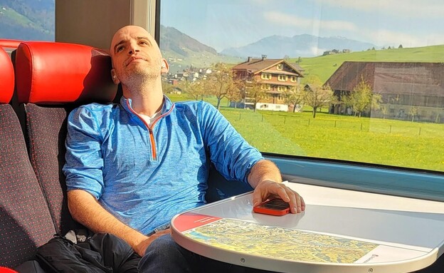 נסיעה ברכבת שוויץ (צילום: Two Flying Boys)