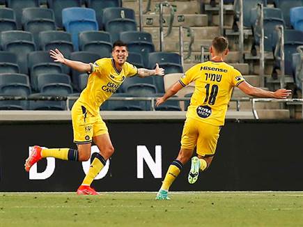 ההגנה הירוקה היתה מחוררת (צילום: אלן שיבר)