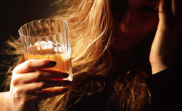 אישה שיכורה (צילום: Robert Essel NYC, getty images)