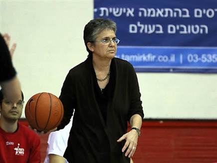 הגברת הראשונה של כדורסל הנשים. אוסטפלד (קרדיט: עודד קרני, איגוד הכ (צילום: ספורט 5)