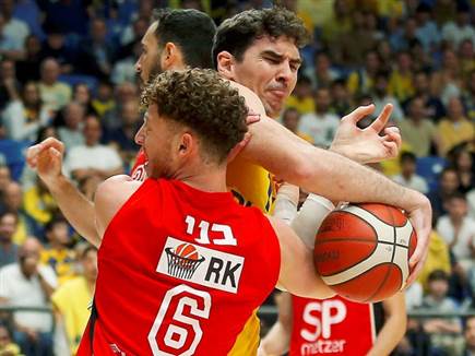 כולל משחק פיזי וקשוח (צילום: אלן שיבר)