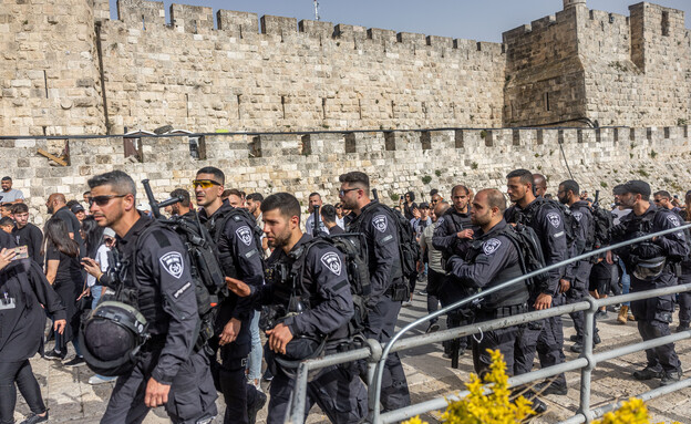 כוננות שוטרים בירושלים (צילום: יונתן זינדל, פלאש 90)