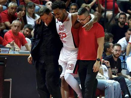 זה נראה לא טוב. יאנג (אלן שיבר)