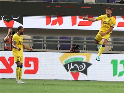 אילון אלמוג מצא את הרשת (צילום: מרקו)