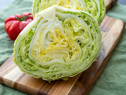 חסה (צילום: barmalini / Shutterstock)