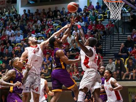 רגלנד להט (מנהלת הליגה, מאור אלקסלסי)