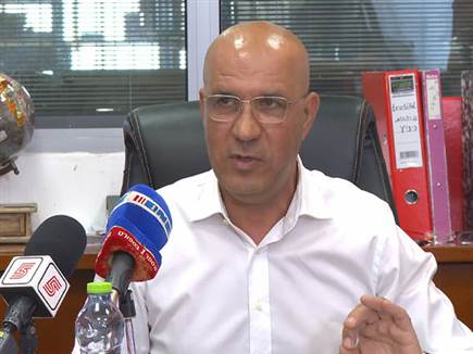 חאלד דוכי. הציג מסמכים והסכמים 