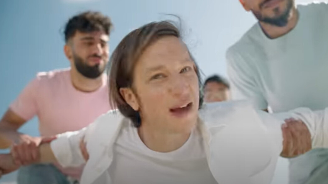 הולכים על ביצים: קקטוס הזהב הפרסומת המנצחת הולכים על ביצים: קקטוס הזהב הפרסומת המנצחת