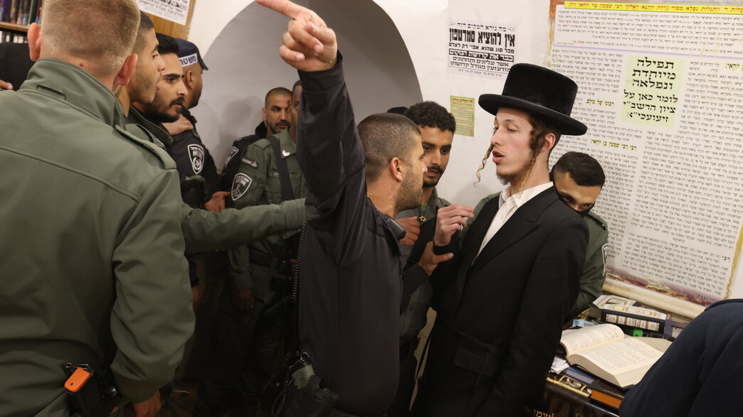 ההילולה במירון: עימותים בין שוטרים לחוגגים