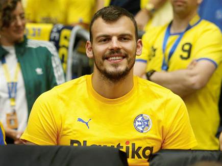 חזר להיכל. ז'יז'יץ (אלן שיבר)