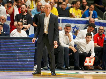 לא מוותר על הסדרה. פרנקו (אלן שיבר)