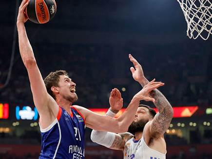 וינסנט פורייה. דחק את הכדור לסל (Getty)