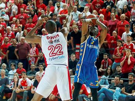 ניצחון צהוב בדרייב אין. אוואנס (אלן שיבר)