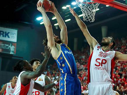 נוכחות אדירה מתחת לסלים. סורקין (אלן שיבר)