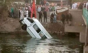 טרגדיה במצרים: רכב הסעות התרסק לנהר - 14 נהרגו