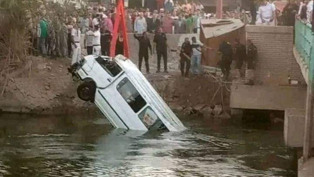 טרגדיה במצרים: רכב הסעות התרסק לנהר - 14 נהרגו