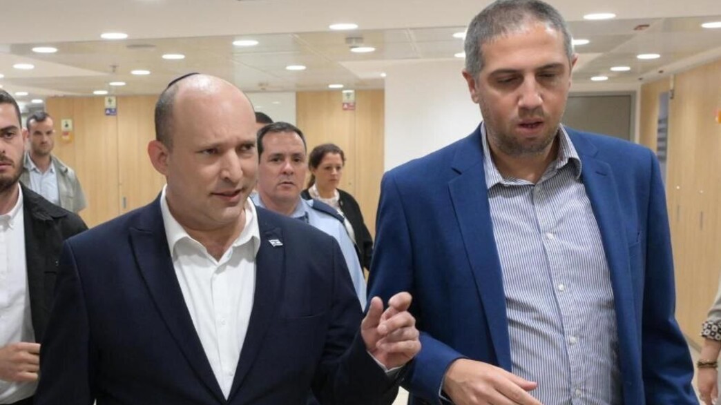 טל גן צבי, נפתלי בנט