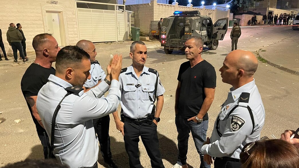 נער בן 16 נורה למוות בחורה