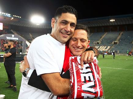 הביא את הגביע לטרנר. ברדה (אלן שיבר)