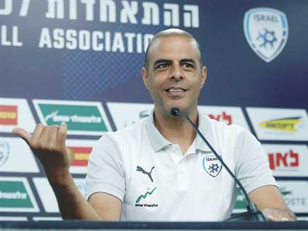 מתכונן ללטביה וסן מרינו. לוזון (אלן שיבר)