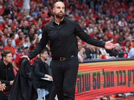 החבורה שלו הייתה חסרת אונים היום. הלפרין (דני מרון)