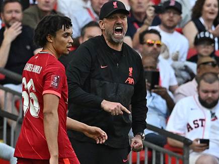 קלופ וטרנט. המגן בהרכב (Getty)