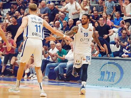 הצגה בכיכובו (אלן שיבר)