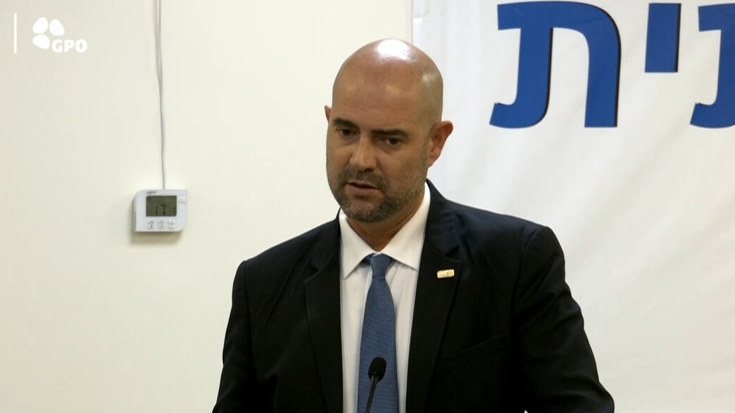 אמיר אוחנה מעיד בוועדת החקירה לאסון מירון