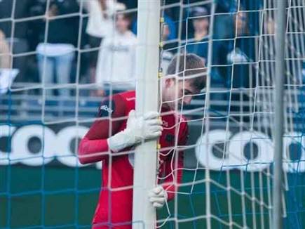 השופט מסובב את הראש, גונארסון נכנס לפעולה