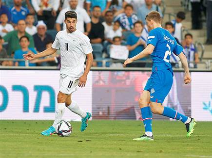 מנור סולומון היה הטוב במגרש (צילום: אלן שיבר)